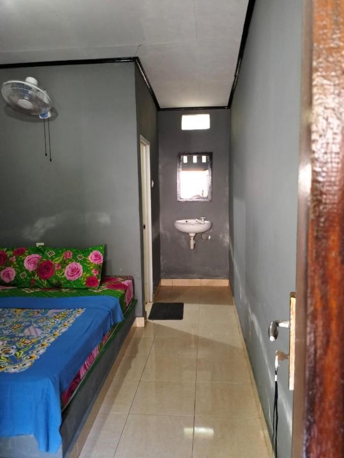 T&T Homestay Kuta  Экстерьер фото