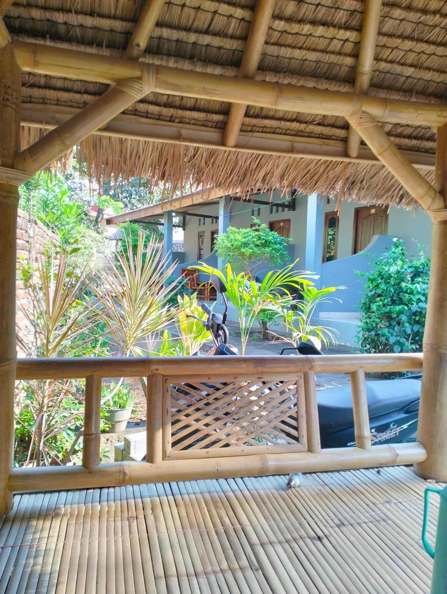 T&T Homestay Kuta  Экстерьер фото