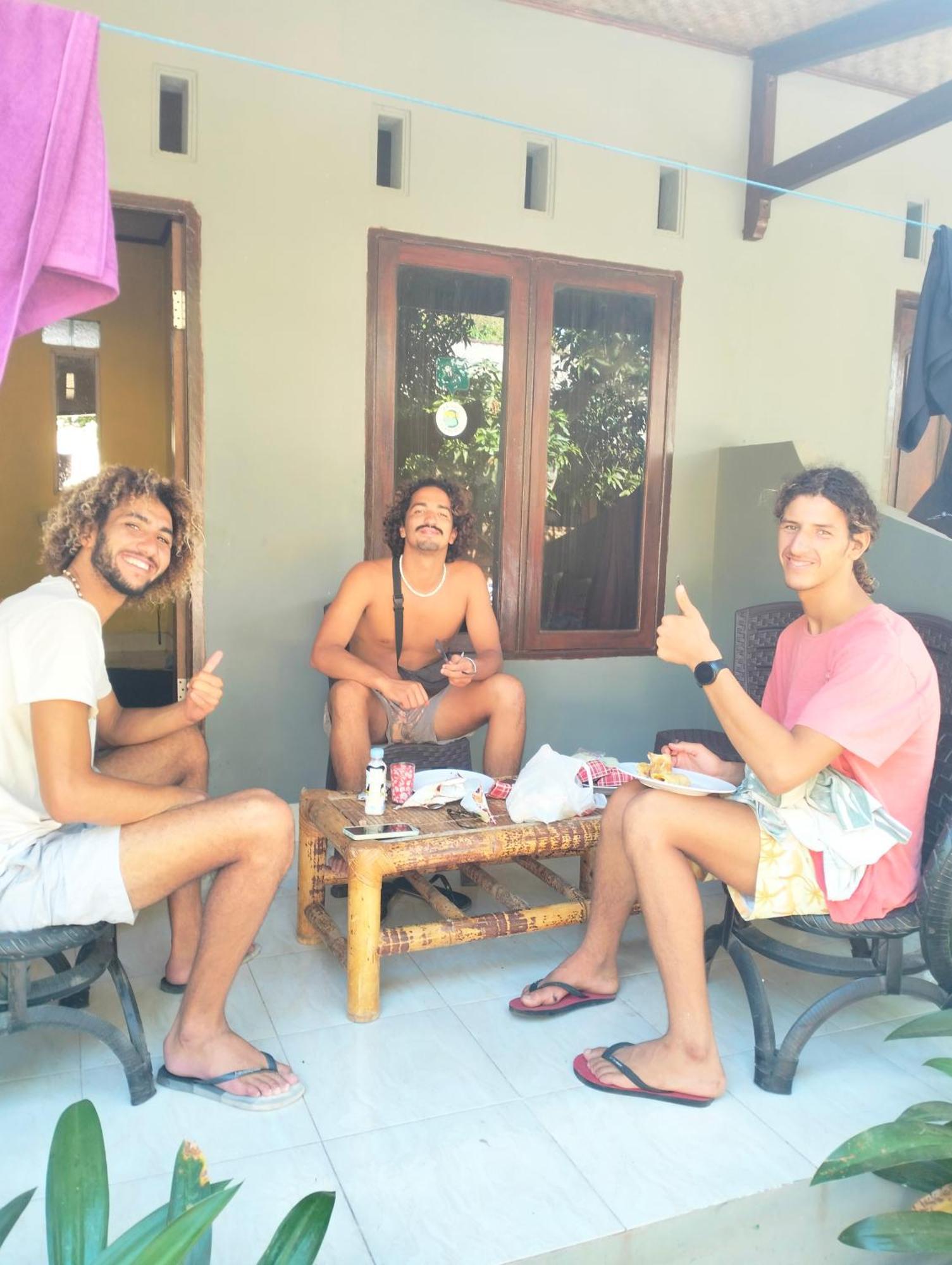 T&T Homestay Kuta  Экстерьер фото